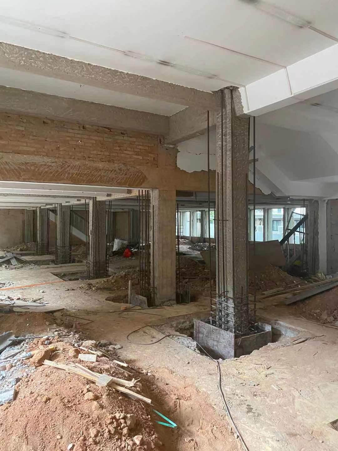 路面产生裂缝后我们怎么来处置？