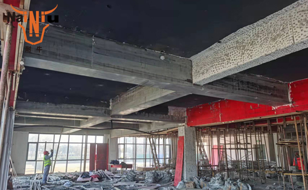 J9集团聚合物建补砂浆的使用步骤